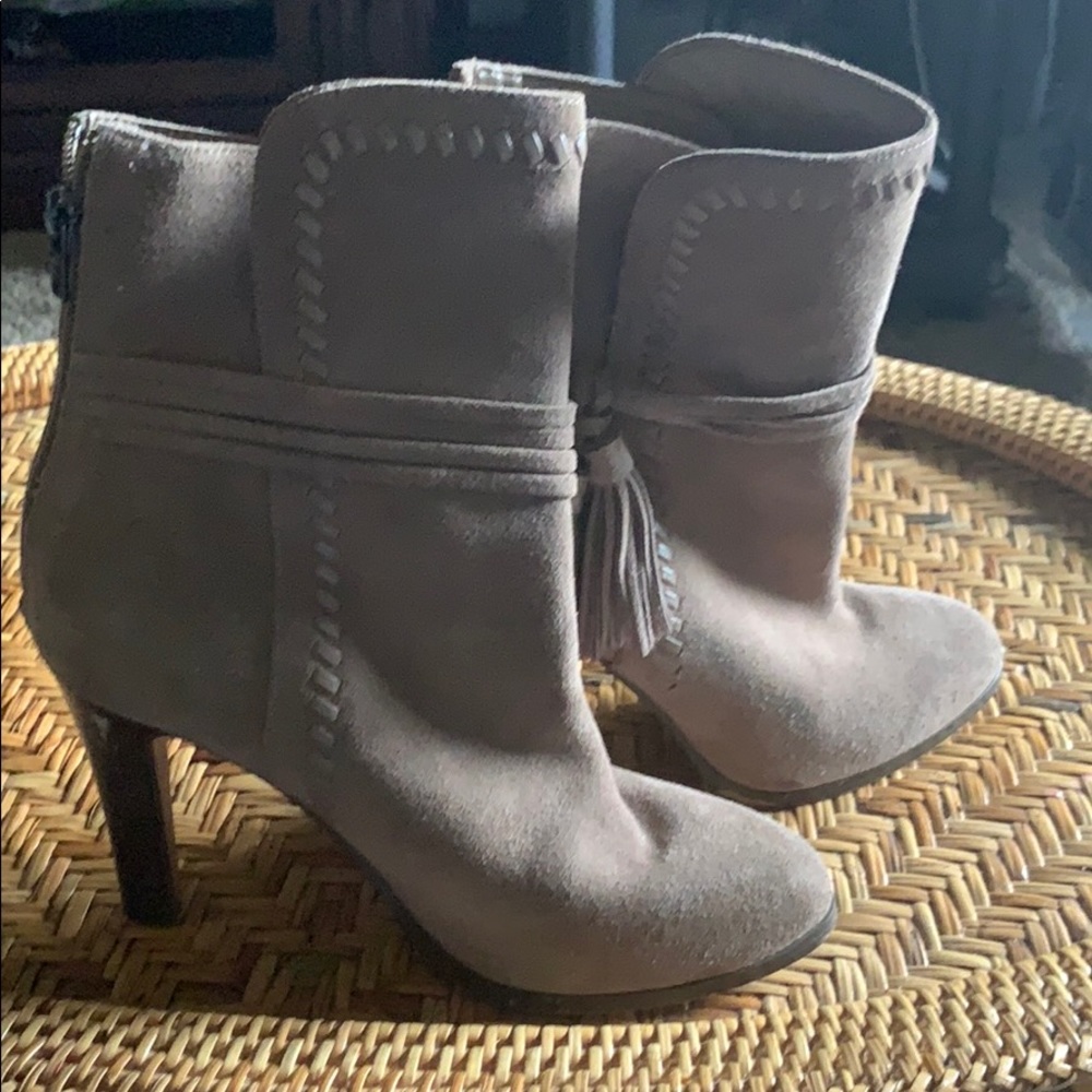 Size 7 tan Coach boots - Picture 5 of 5